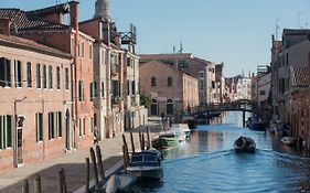 ART PAINTING APARTMENT - amazing canal view